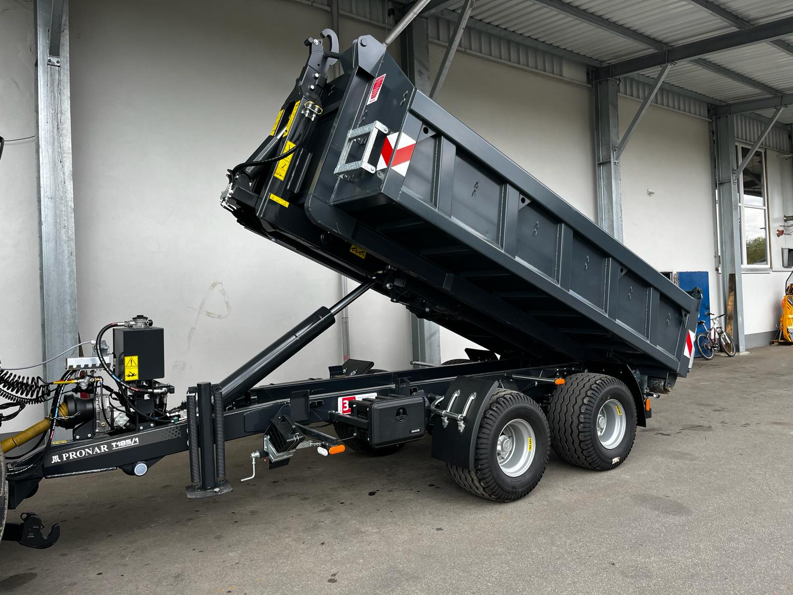 Pronar Hakenliftanhänger T185/1