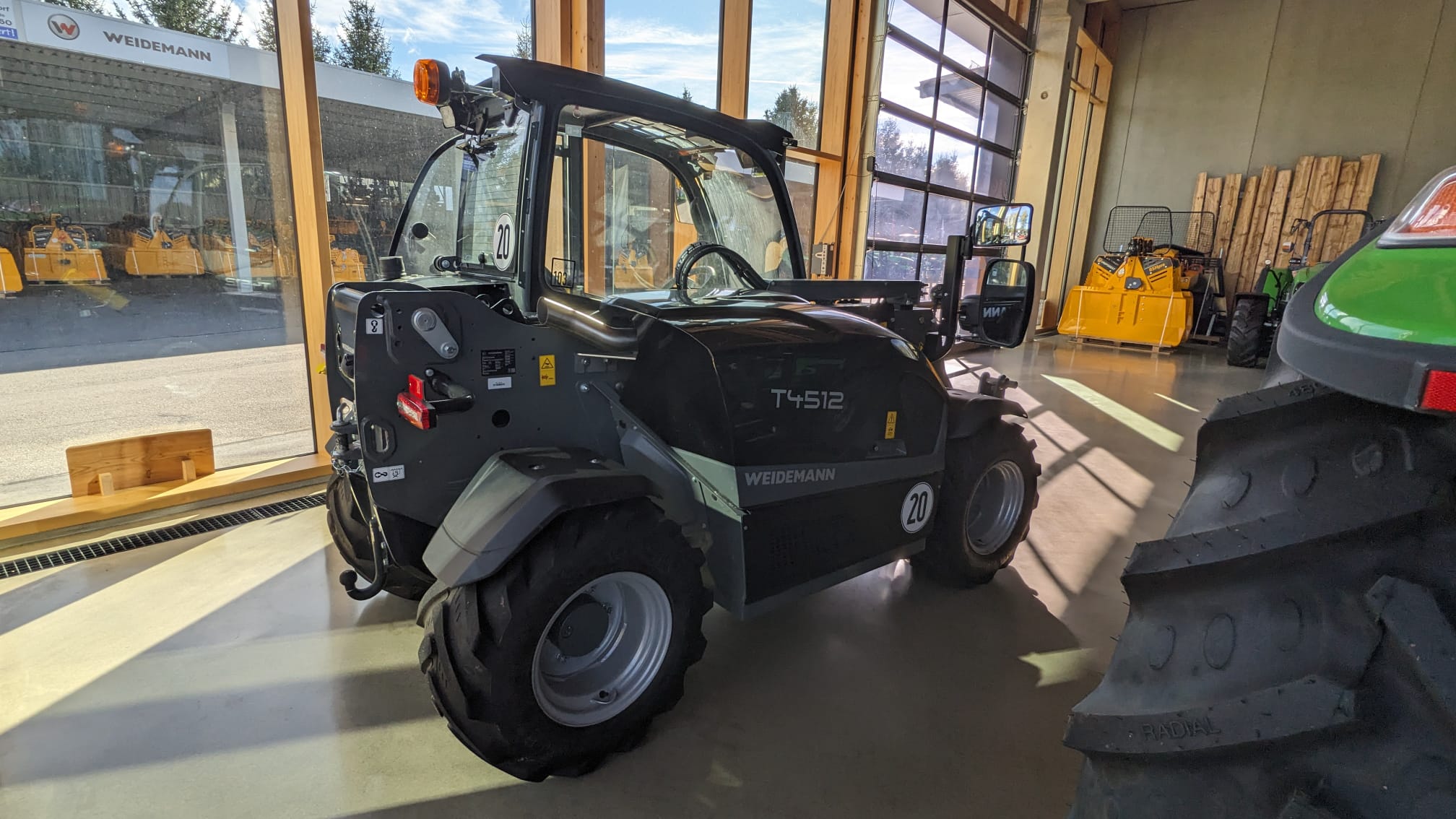 Weidemann Teleskoplader T4512 Black Edition