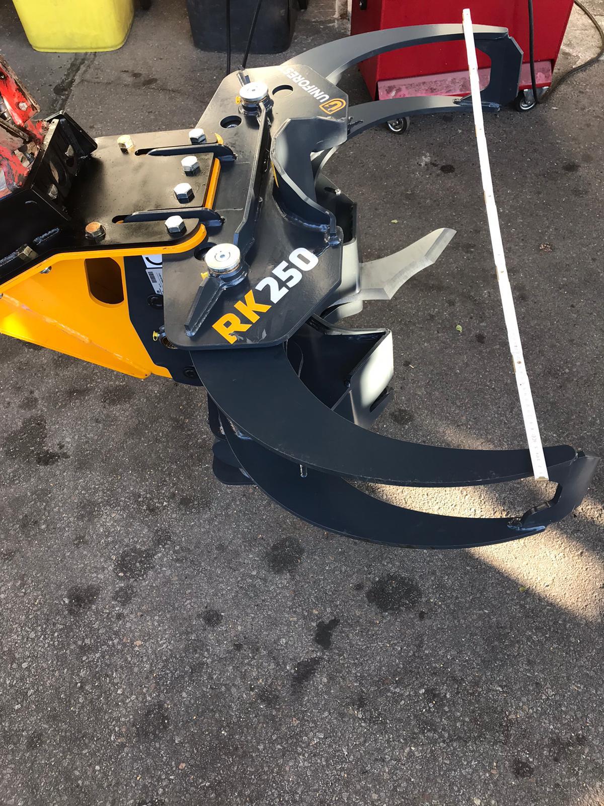 Uniforest Fällgreifer RK250B für Baggeranbau
