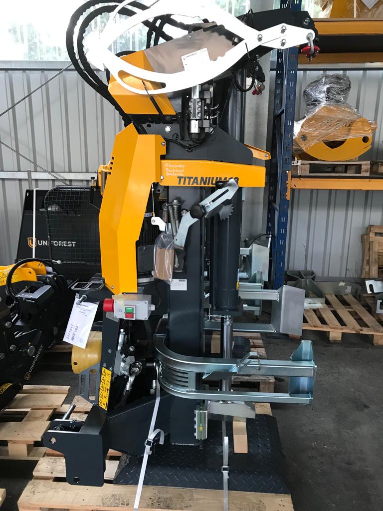 Uniforest Holzspalter Titanium 18 CD+E mit Funkseilwinde