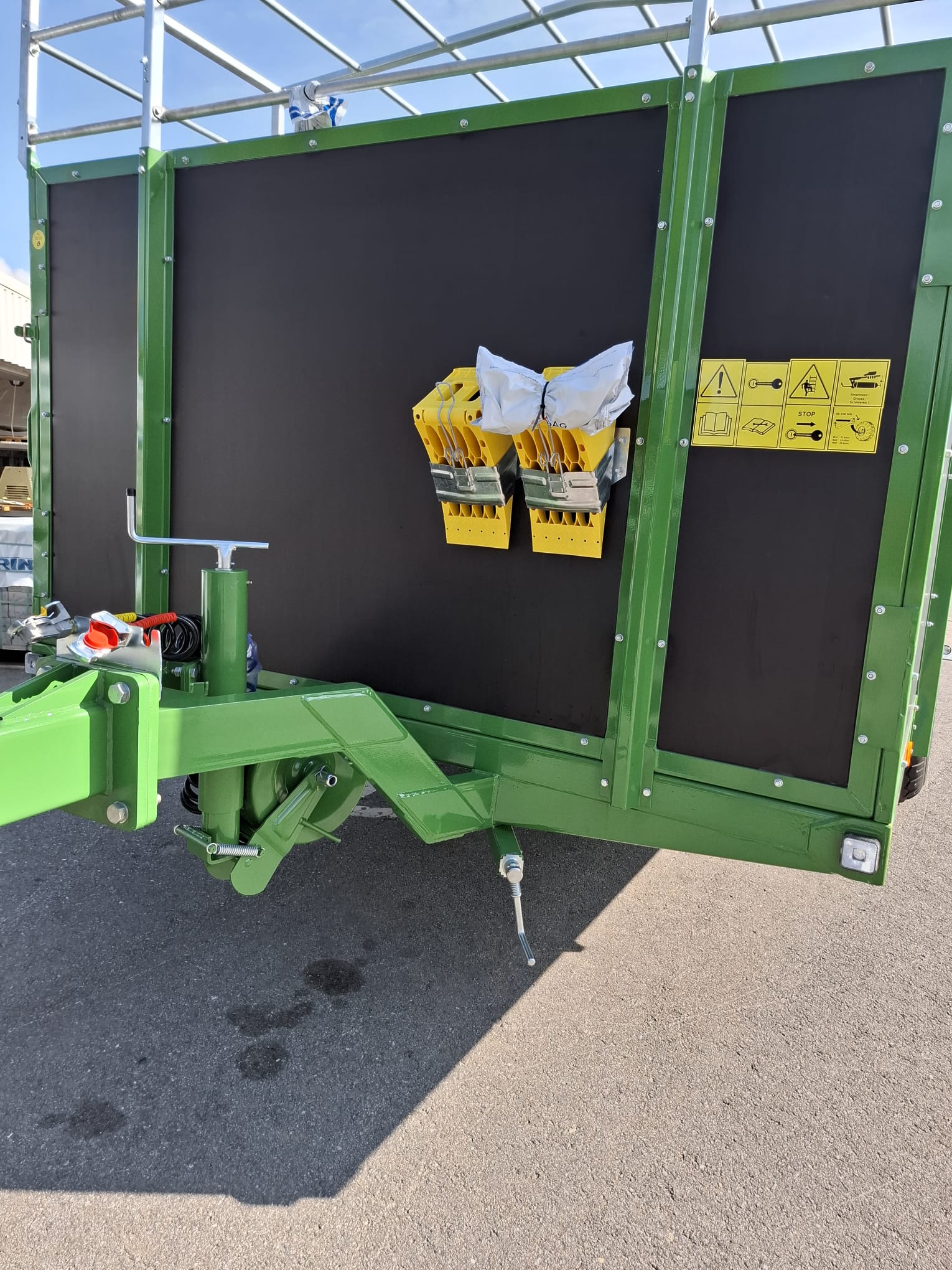 Viehtransportanhänger Pronar T046 / Kurier 6
