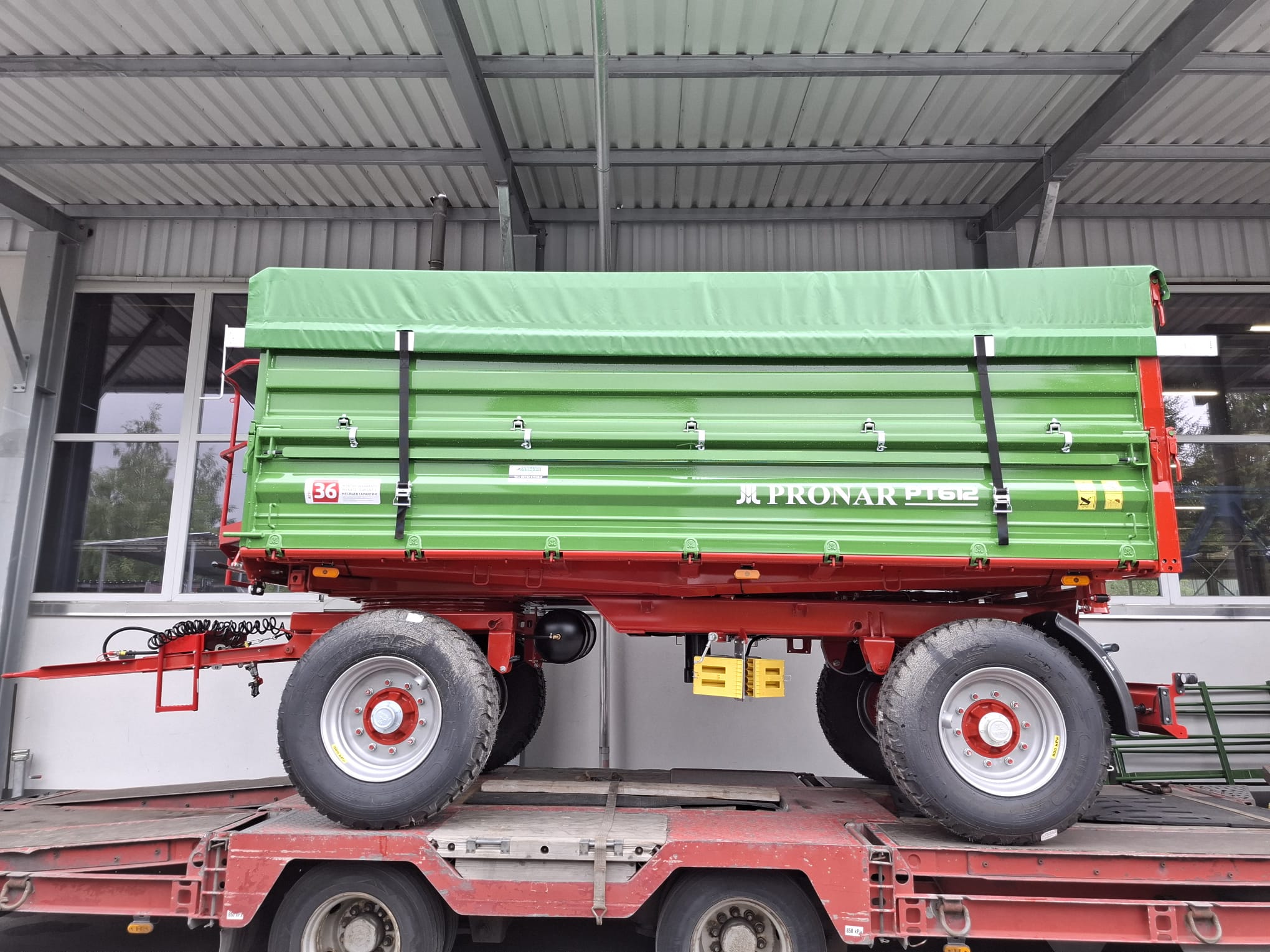 Pronar Zweiachsdreiseitenkipper PT612