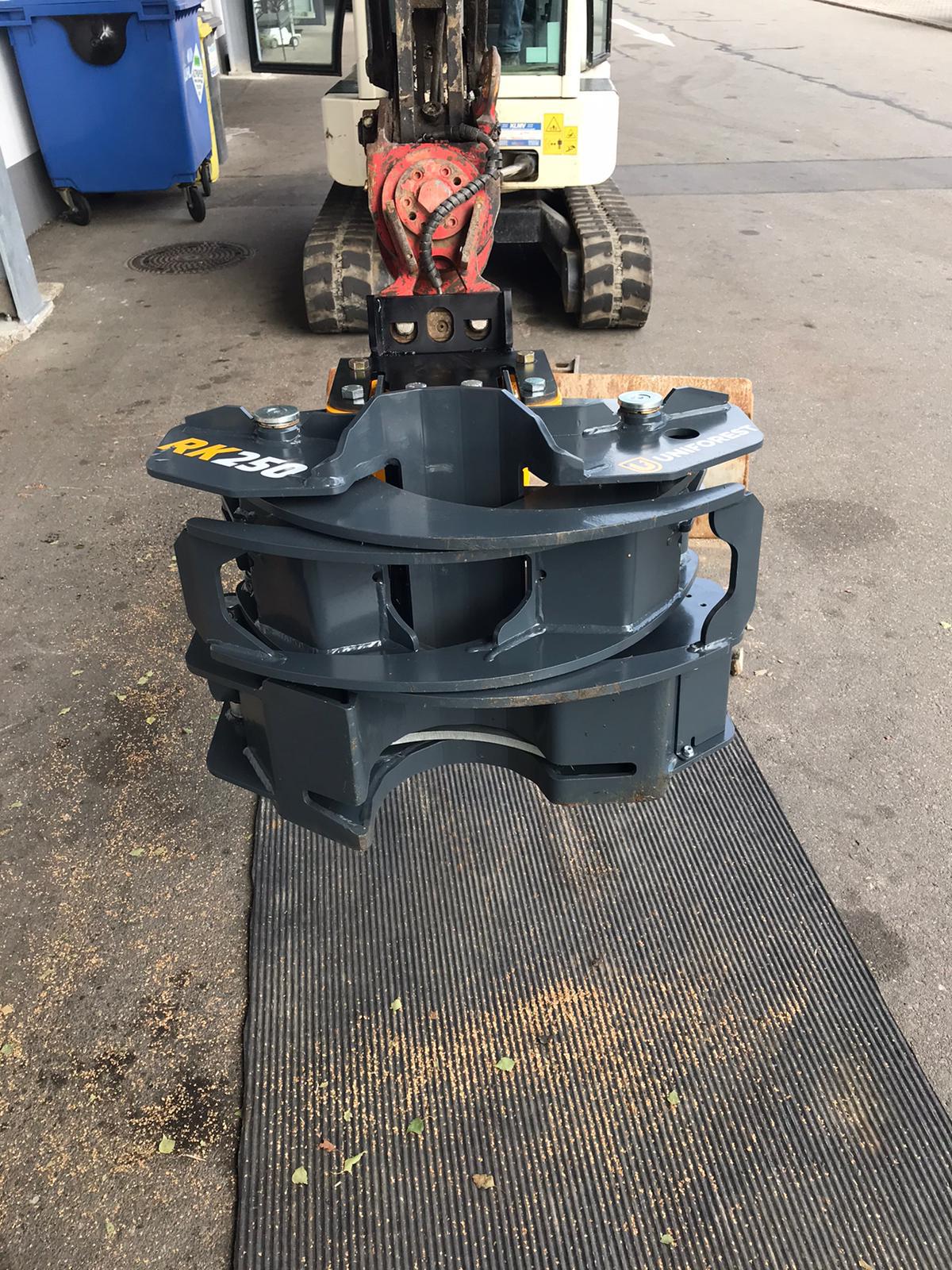Uniforest Fällgreifer RK250B für Baggeranbau