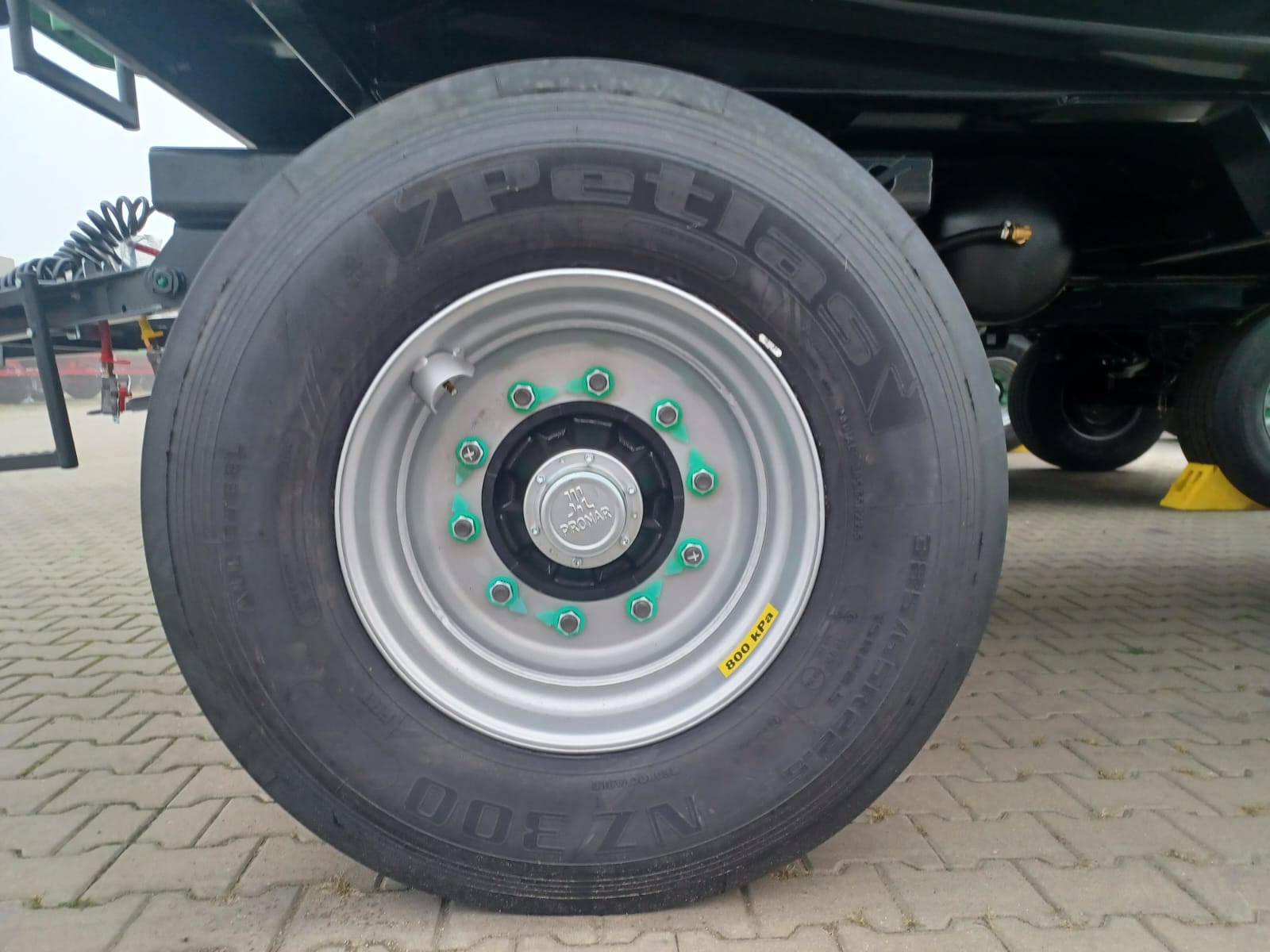 Pronar Zweiachsdreiseitenkipper PT612L