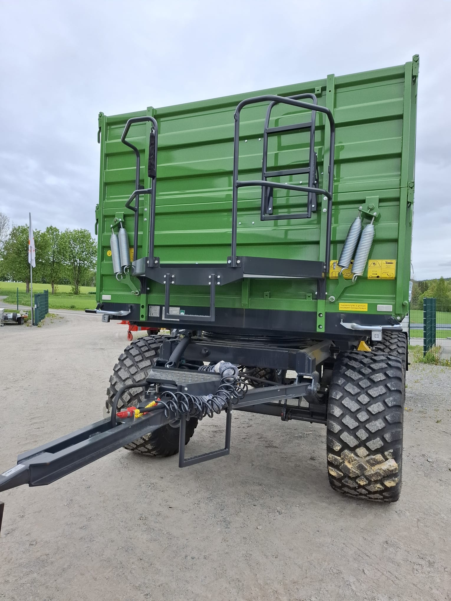 Pronar Zweiachsdreiseitenkipper T680