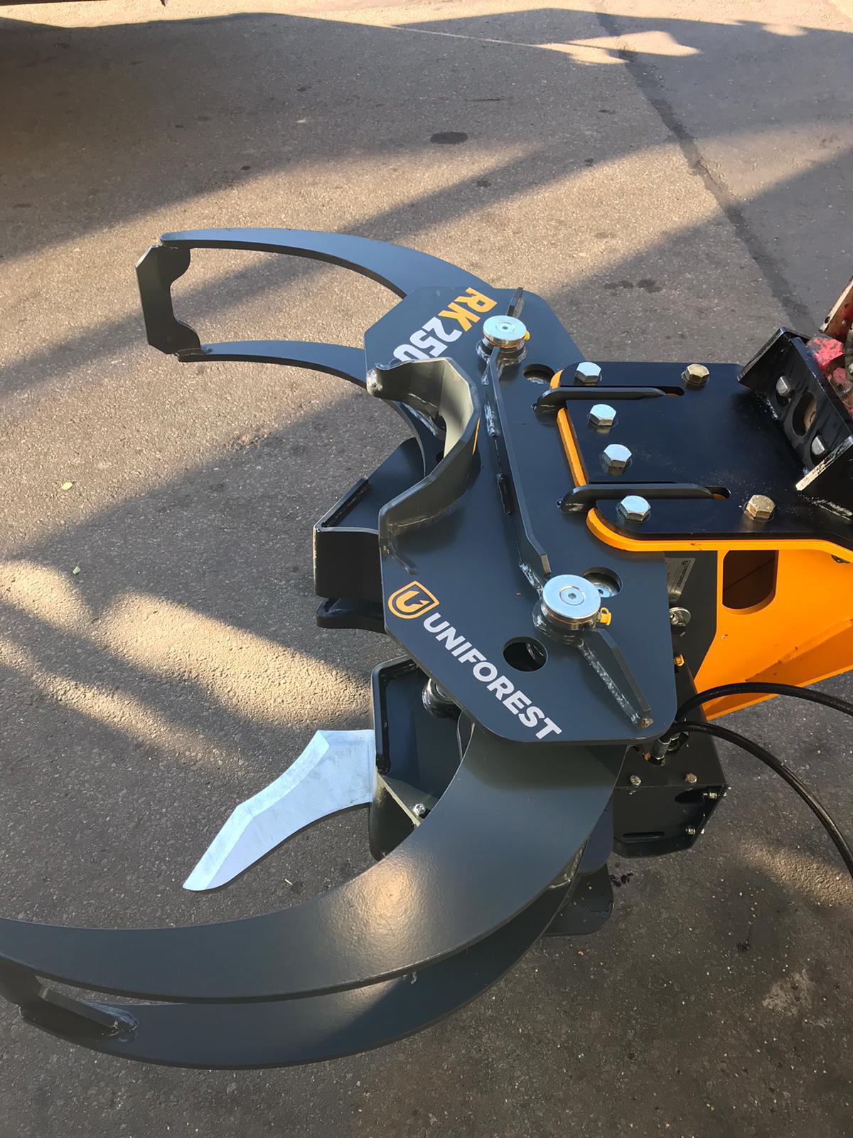 Uniforest Fällgreifer RK250B für Baggeranbau