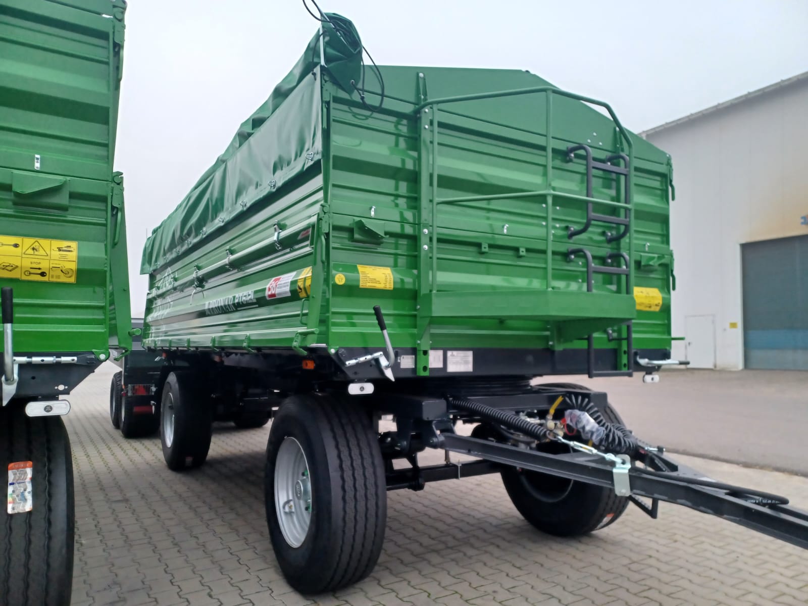 Pronar Zweiachsdreiseitenkipper PT612L